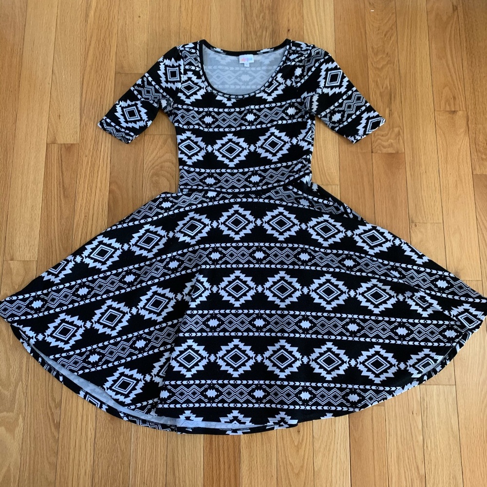 LLR Nicole Black & White Aztec Print